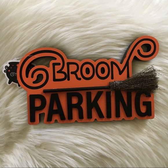 Target broom parking Halloween wall decor - Picture 1 of 3